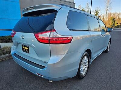 2016 Toyota Sienna XLE 7-Passenger w/ Captains Chairs - Photo 8 - Eugene, OR 97403