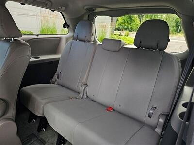 2016 Toyota Sienna XLE 7-Passenger w/ Captains Chairs - Photo 31 - Eugene, OR 97403