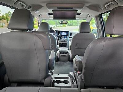 2016 Toyota Sienna XLE 7-Passenger w/ Captains Chairs - Photo 7 - Eugene, OR 97403