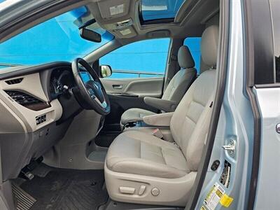 2016 Toyota Sienna XLE 7-Passenger w/ Captains Chairs - Photo 26 - Eugene, OR 97403