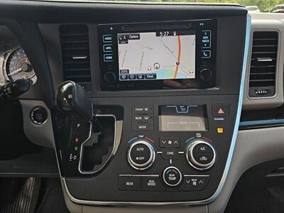 2016 Toyota Sienna XLE 7-Passenger w/ Captains Chairs - Photo 20 - Eugene, OR 97403