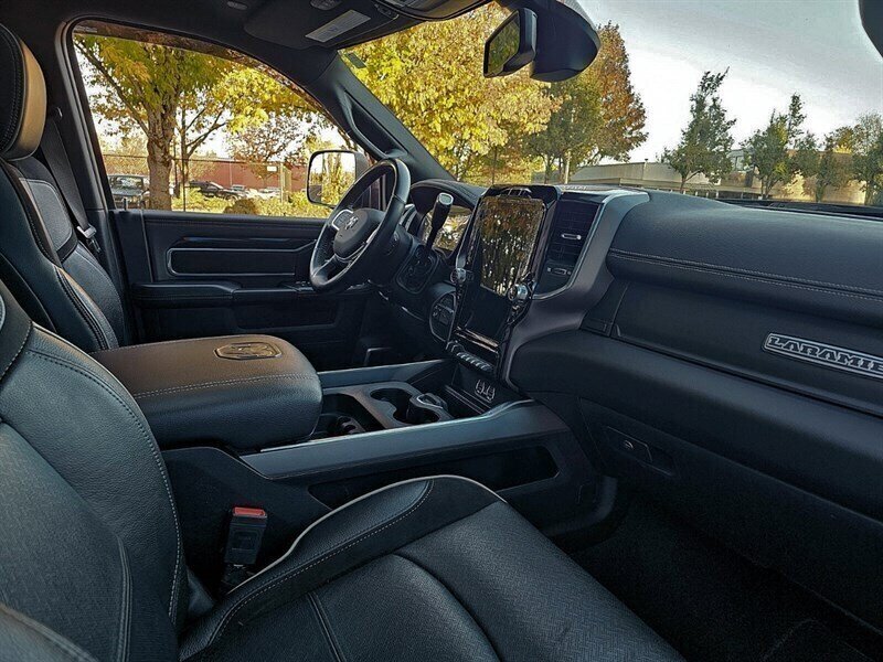 2022 RAM 2500 Laramie Night Edition Mega Cab 4WD Diesel - Photo 18 - Eugene, OR 97403
