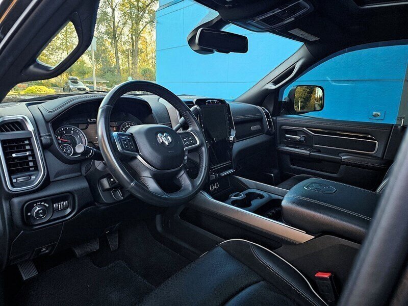 2022 RAM 2500 Laramie Night Edition Mega Cab 4WD Diesel - Photo 24 - Eugene, OR 97403