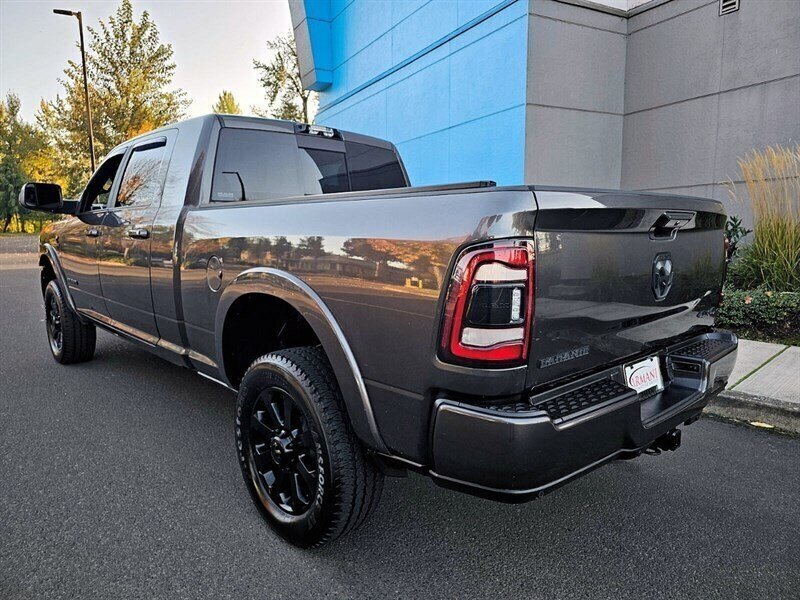2022 RAM 2500 Laramie Night Edition Mega Cab 4WD Diesel - Photo 6 - Eugene, OR 97403