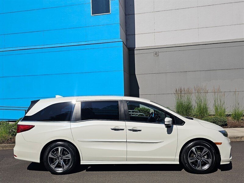 2019 Honda Odyssey Touring Van - Photo 10 - Eugene, OR 97403