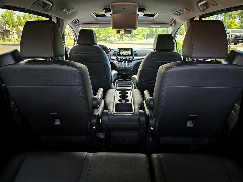 2019 Honda Odyssey Touring Van - Photo 8 - Eugene, OR 97403