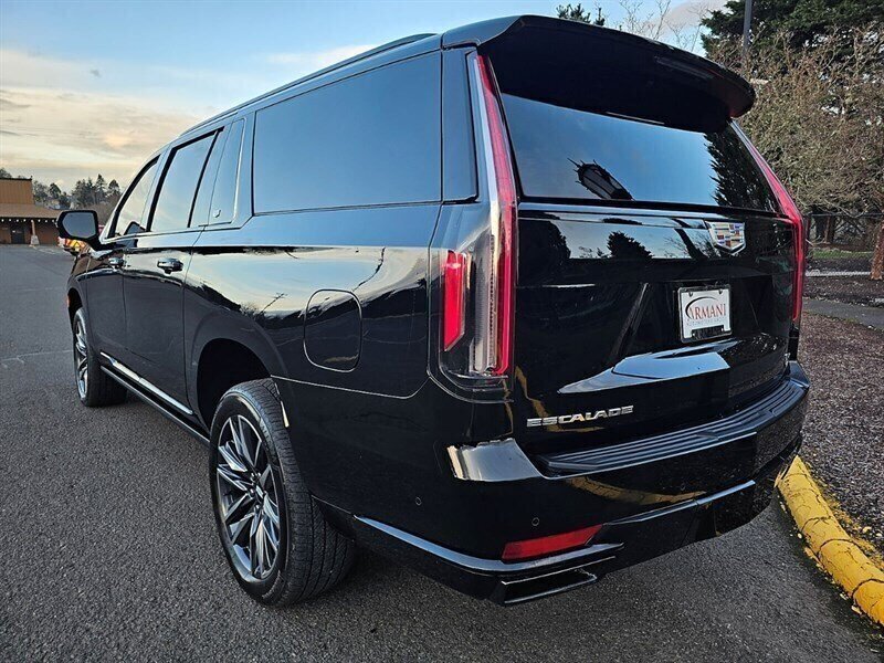 2023 Cadillac Escalade ESV Sport Platinum Bulletproofed by Exec Armor - Photo 4 - Eugene, OR 97403