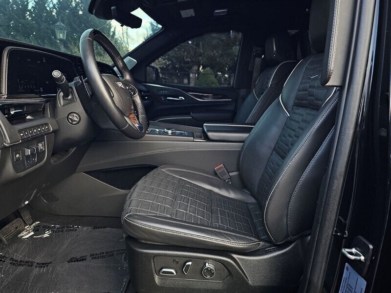 2023 Cadillac Escalade ESV Sport Platinum Bulletproofed by Exec Armor - Photo 33 - Eugene, OR 97403