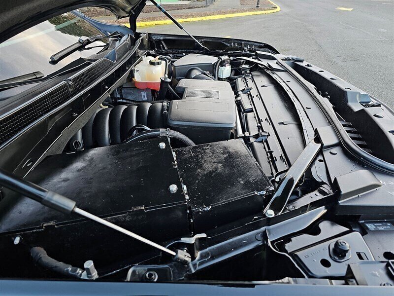 2023 Cadillac Escalade ESV Sport Platinum Bulletproofed by Exec Armor - Photo 20 - Eugene, OR 97403