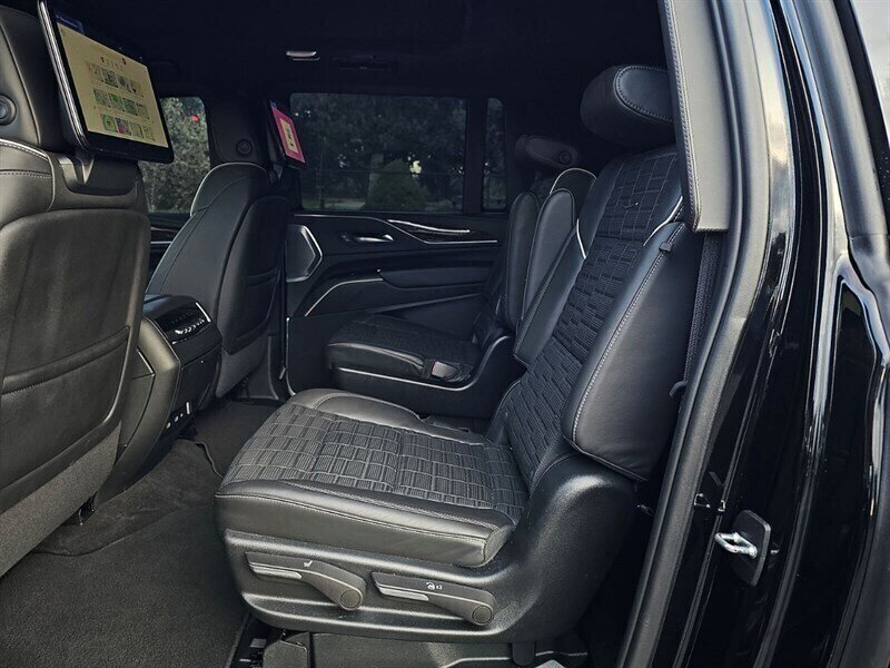 2023 Cadillac Escalade ESV Sport Platinum Bulletproofed by Exec Armor - Photo 36 - Eugene, OR 97403