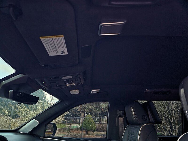 2023 Cadillac Escalade ESV Sport Platinum Bulletproofed by Exec Armor - Photo 35 - Eugene, OR 97403