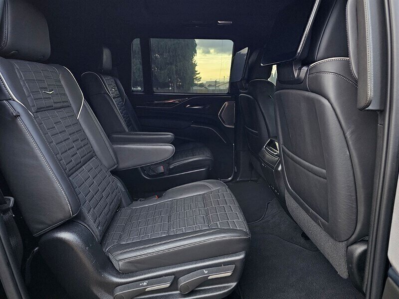 2023 Cadillac Escalade ESV Sport Platinum Bulletproofed by Exec Armor - Photo 30 - Eugene, OR 97403