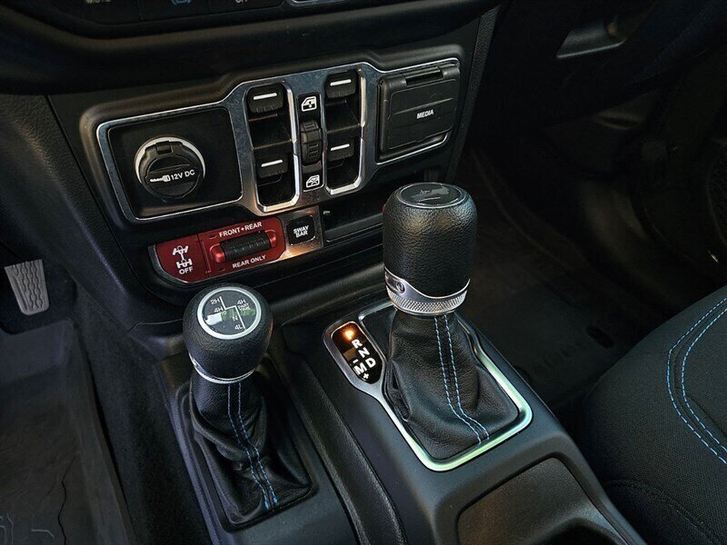 2022 Jeep Wrangler Unlimited Rubicon 4xe Hybrid - Photo 28 - Eugene, OR 97403