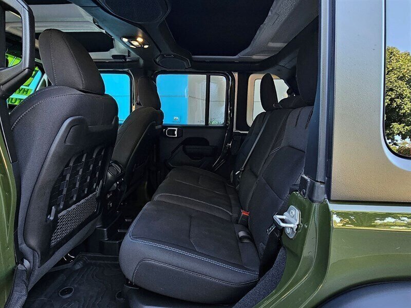 2022 Jeep Wrangler Unlimited Rubicon 4xe Hybrid - Photo 32 - Eugene, OR 97403