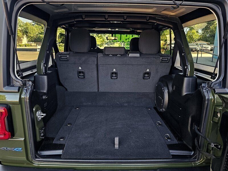 2022 Jeep Wrangler Unlimited Rubicon 4xe Hybrid - Photo 7 - Eugene, OR 97403