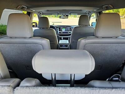 2014 Toyota Highlander Limited AWD - Photo 8 - Eugene, OR 97403