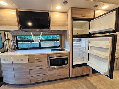 2020 Mercedes-Benz Sprinter 3500XD THOR 24FB Diesel Luxury RV   - Photo 35 - Eugene, OR 97403