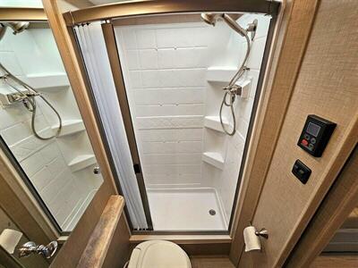 2020 Mercedes-Benz Sprinter 3500XD THOR 24FB Diesel Luxury RV   - Photo 30 - Eugene, OR 97403