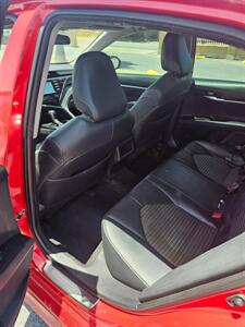 2019 Toyota Camry SE   - Photo 9 - Harlingen, TX 78550