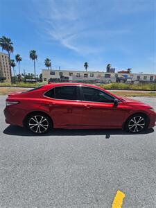 2019 Toyota Camry SE   - Photo 4 - Harlingen, TX 78550