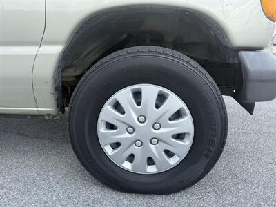 2006 Ford E-350 SD   - Photo 11 - Harlingen, TX 78550