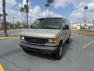 2006 Ford E-350 SD   - Photo 1 - Harlingen, TX 78550