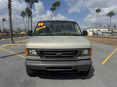 2006 Ford E-350 SD   - Photo 3 - Harlingen, TX 78550