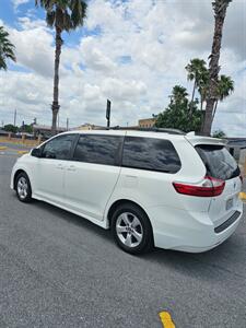 2018 Toyota Sienna LE 7-Passenger Auto Acces   - Photo 6 - Harlingen, TX 78550