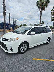 2018 Toyota Sienna LE 7-Passenger Auto Acces   - Photo 1 - Harlingen, TX 78550