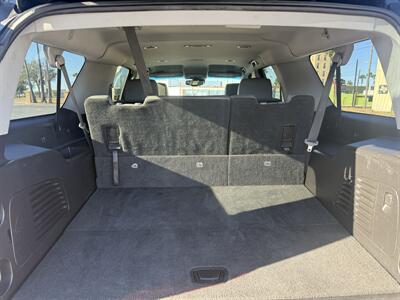 2018 Chevrolet Suburban LT   - Photo 13 - Harlingen, TX 78550