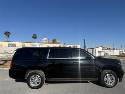 2018 Chevrolet Suburban LT   - Photo 5 - Harlingen, TX 78550