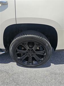 2015 Cadillac Escalade Luxury   - Photo 6 - Harlingen, TX 78550
