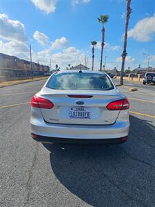 2017 Ford Focus SE   - Photo 5 - Harlingen, TX 78550
