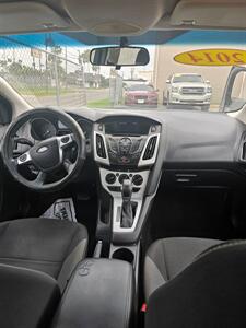 2014 Ford Focus SE   - Photo 6 - Harlingen, TX 78550