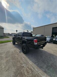 2017 Toyota Tacoma Limited   - Photo 2 - Harlingen, TX 78550