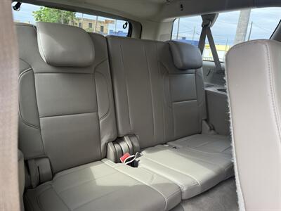 2015 GMC Yukon XL SLT   - Photo 11 - Harlingen, TX 78550