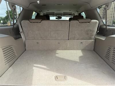 2015 GMC Yukon XL SLT   - Photo 12 - Harlingen, TX 78550