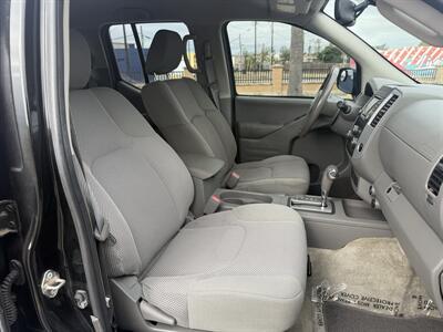 2017 Nissan Frontier SV   - Photo 8 - Harlingen, TX 78550
