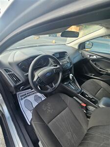 2016 Ford Focus SE   - Photo 8 - Harlingen, TX 78550