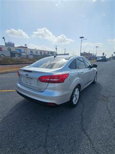 2016 Ford Focus SE   - Photo 5 - Harlingen, TX 78550