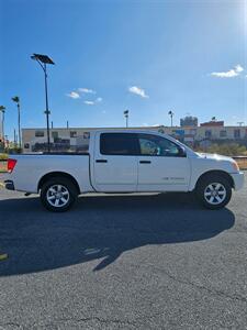 2012 Nissan Titan SV   - Photo 4 - Harlingen, TX 78550
