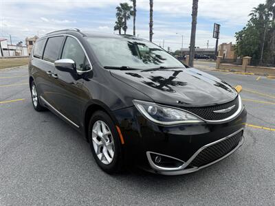 2020 Chrysler Pacifica Limited   - Photo 2 - Harlingen, TX 78550