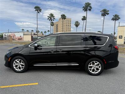 2020 Chrysler Pacifica Limited   - Photo 4 - Harlingen, TX 78550