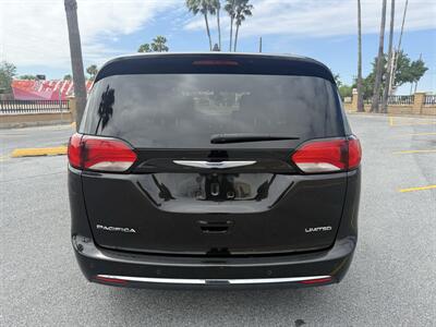 2020 Chrysler Pacifica Limited   - Photo 8 - Harlingen, TX 78550