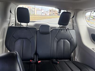 2020 Chrysler Pacifica Limited   - Photo 14 - Harlingen, TX 78550