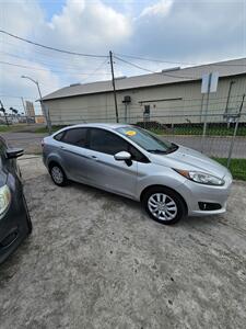 2019 Ford Fiesta S   - Photo 2 - Harlingen, TX 78550