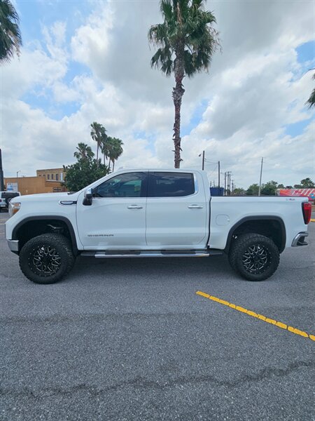 2019 GMC Sierra 1500 SLT   - Photo 1 - Harlingen, TX 78550