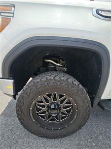 2019 GMC Sierra 1500 SLT   - Photo 9 - Harlingen, TX 78550