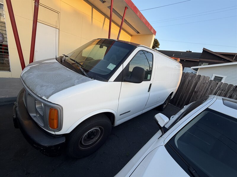 2002 GMC Savana 3500   - Photo 1 - Ventura, CA 93003
