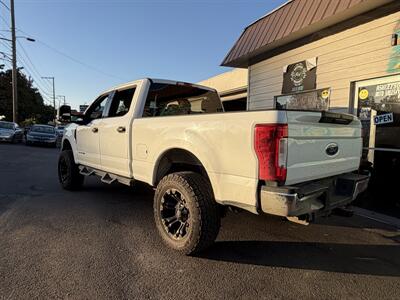 2017 Ford F-250 Super Duty XLT   - Photo 3 - Eugene, OR 97402